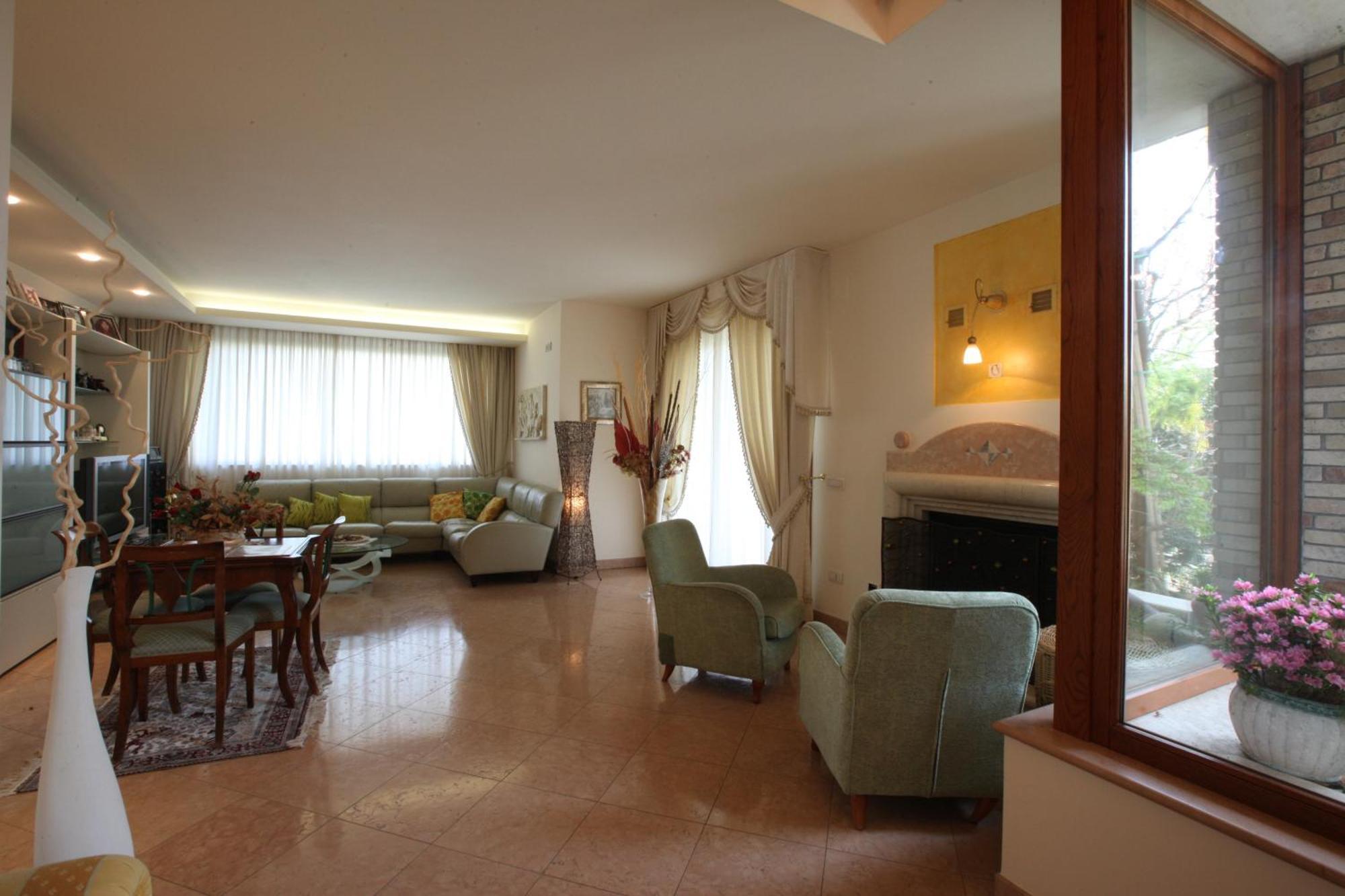 Villa Gioia Rooms Montegranaro Exteriör bild